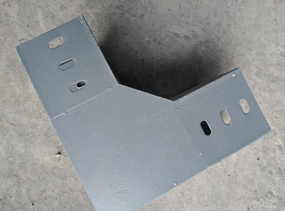 托盤(pan)式電纜橋架(jia)