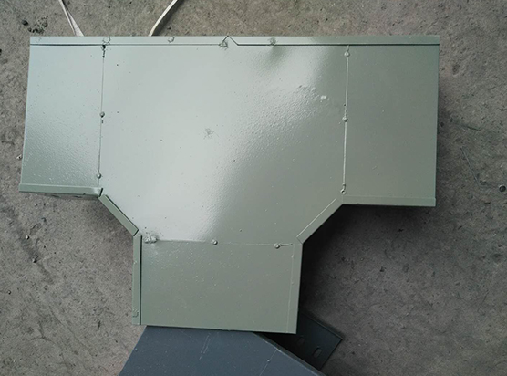 梯級式電(diàn)纜橋架